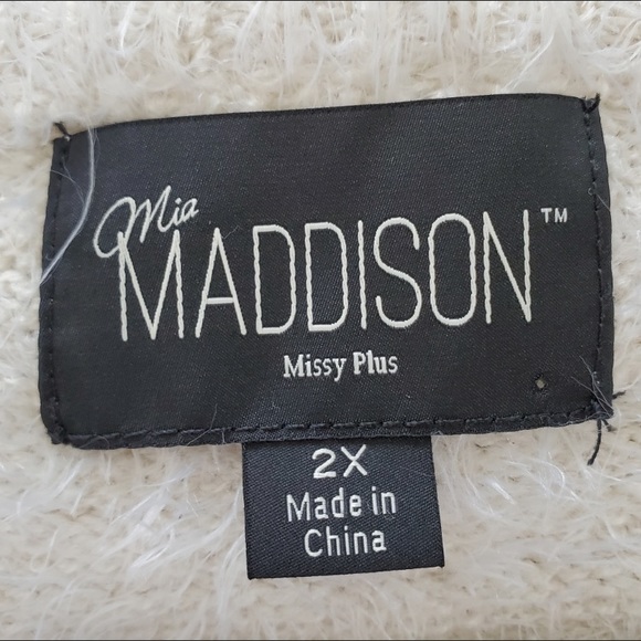 La’Mour Fuzzy Sweater - 2X - Picture 8 of 8